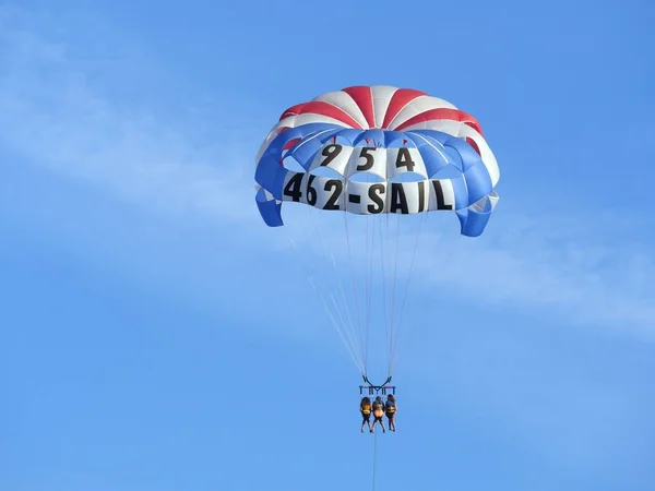 Fort Lauderdale Miami December 2018 Front View Flying Parasail Three — Stock Photo, Image