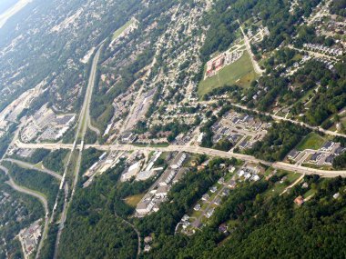 Baltimore, Maryland 'e dönük, manzaralı evler ve otobanlar..