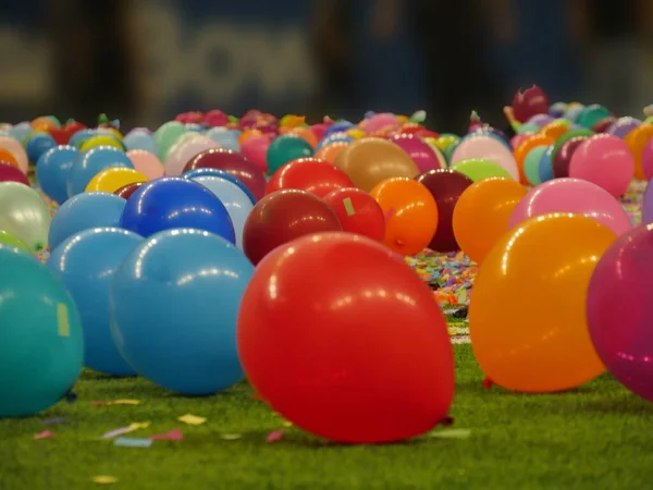 Colorful Baloons Ground Graffiti Scattered All — Stock Photo, Image