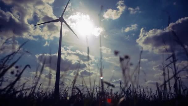 Wind turbine and clouds — Stock Video