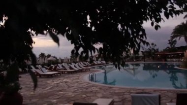 gün batımında güzel otel havuz