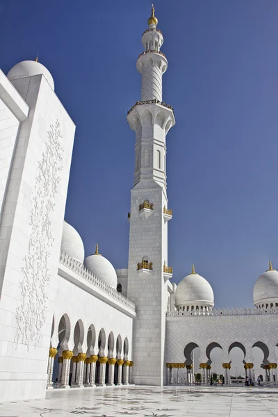 Minareten av schejk zayed-moskén — Stockfoto