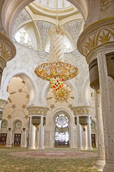 Chandelier in Sheikh Zayed Mosque — Stock Photo, Image