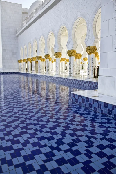 Sheikh zayed Camisi, sütunları & fayans — Stok fotoğraf