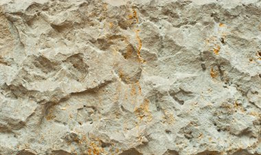 Tuğla duvar ve beton bloklar. Sıraya dizilmiş taş levha örnekleri.