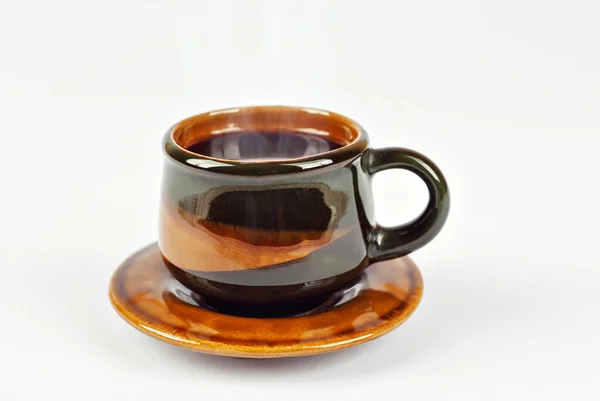 Braune Kaffeetasse Aus Keramik Großaufnahme Kaffee Isoliert Auf Weißem Hintergrund — Stockfoto