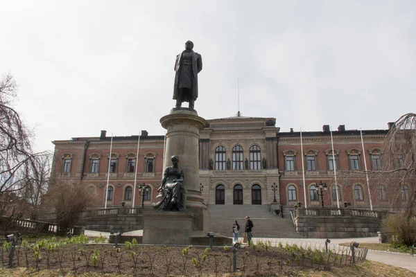 İsveç, Uppsala - 19 Nisan 2019: Uppsala, İsveç 'te 19 Nisan 2019 tarihinde University Hall veya University Main Building' in dış görünümü.