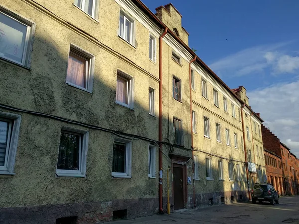 Kaliningrado Rusia Julio 2019 Vista Exterior Deteriorada Fachada Del Edificio — Foto de Stock