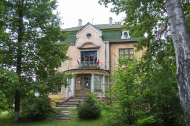 Kaliningrad, Rusya - 31 Temmuz 2019: 31 Temmuz 2019 'da Rusya' nın Kalininingrad kentinde şu anda 14 numaralı anaokulu olan Villa Honkamp 'ın dış görünümü.