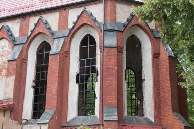 Kaliningrad, Rusya - 31 Temmuz 2019: 31 Temmuz 2019 'da Rusya' nın Kalininingrad kentinde bulunan Saint Adalbert Kilisesi 'nin dış görünümü.