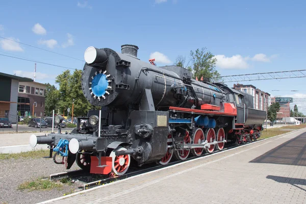 2019年8月4日 俄罗斯加里宁格勒 2019年8月4日在俄罗斯加里宁格勒火车站看到的旧火车头 — 图库照片