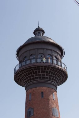 Zelenogradsk, Rusya - 07 Ağustos 2019: Zelenogradsk, Rusya 'da 07 Ağustos 2019 tarihinde su kulesinin dış görünümü.