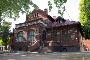 Zelenogradsk, Rusya - 07 Ağustos 2019: Zelenogradsk, Rusya 'daki yerel tarih müzesinin ön yüzü.