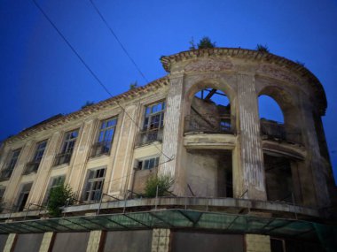 Zelenogradsk, Rusya - 07 Ağustos 2019: Rusya 'nın Zelenogradsk kentinde 7 Ağustos 2019 tarihinde, Kurortny Prospekt' te bir binanın ön görüntüsü.