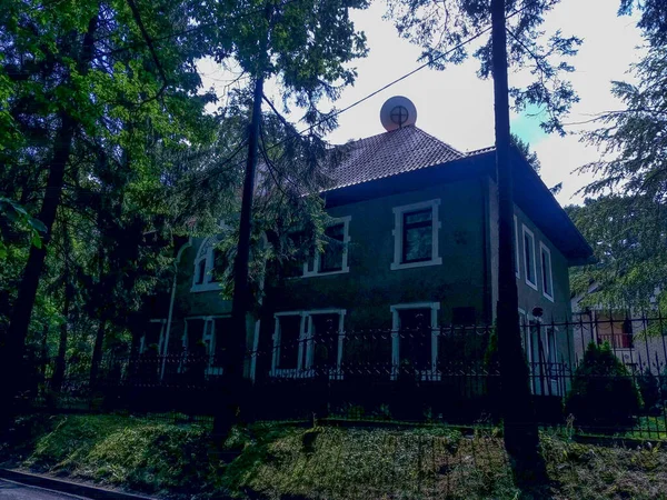 Svetlogorsk Rusland Augustus 2019 Uitzicht Een Oude Villa Tussen Bomen — Stockfoto