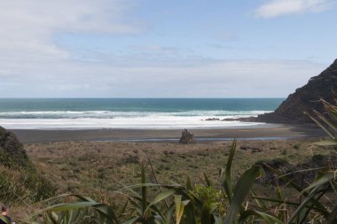 Deniz manzarası. Waitakere Sıradağları Bölgesel Parkı - Union Körfezi 'nin kuzey ucu, Yeni Zelanda.