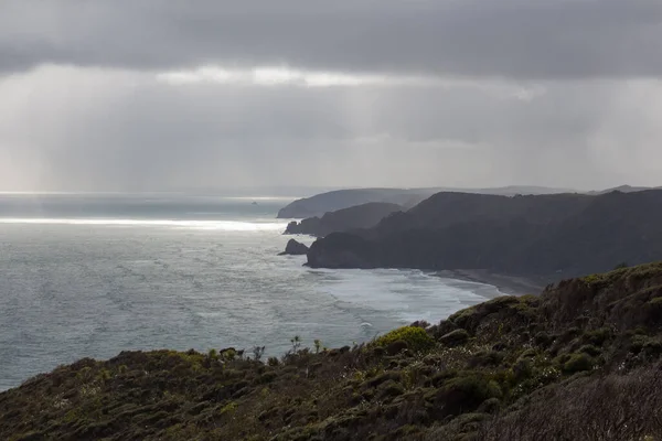 Luftaufnahme Mit Klippen Meer Und Schweren Wolken Nordinsel Westküste Neuseeland — Stockfoto