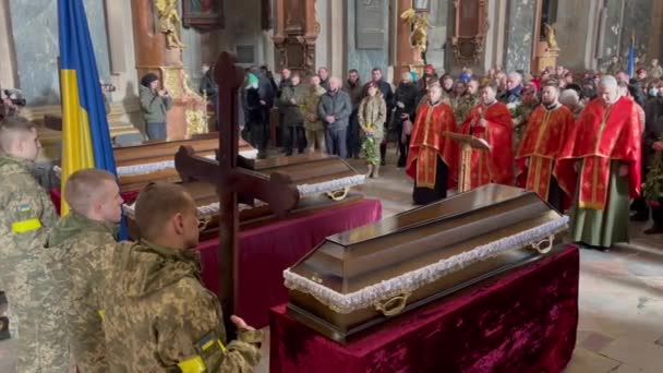 Lviv Ucrania Marzo 2022 Servicio Conmemorativo Para Los Militares Ucranianos — Vídeo de stock