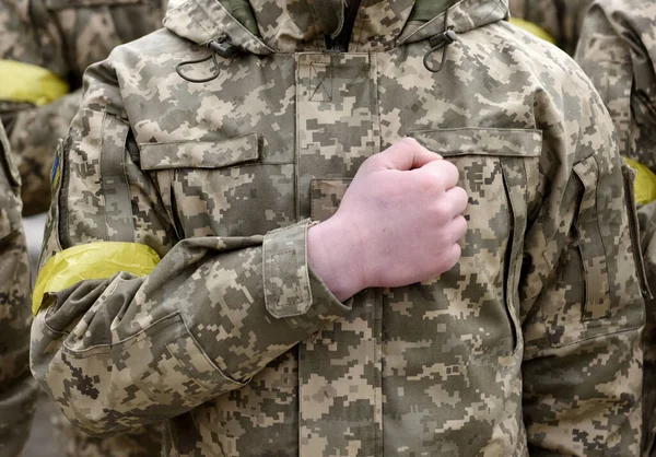 Soldados Ucranianos Pie Durante Ceremonia Los Funerales Servicio Conmemorativo —  Fotos de Stock