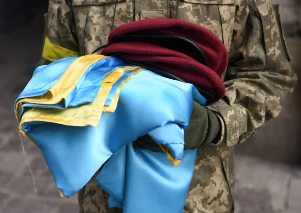 Ukrainische Soldaten Stehen Bei Beerdigungszeremonien Gedenkfeier — Stockfoto