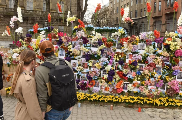 Lviv Ukraine April 2022 Wall Artificial Flowers Set Based Wall — стоковое фото