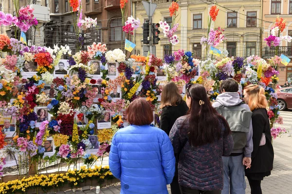 Lviv Ukraine April 2022 Wall Artificial Flowers Set Based Wall — стокове фото