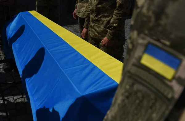 Похорони Українських Військовослужбовців Вбитих Під Час Вторгнення Росії Україну — стокове фото