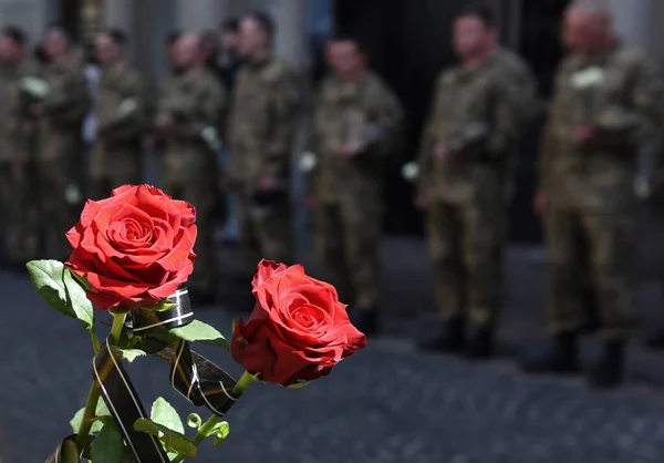 Поховання Українських Військовослужбовців Вбитих Під Час Вторгнення Росії Україну Солдат — стокове фото