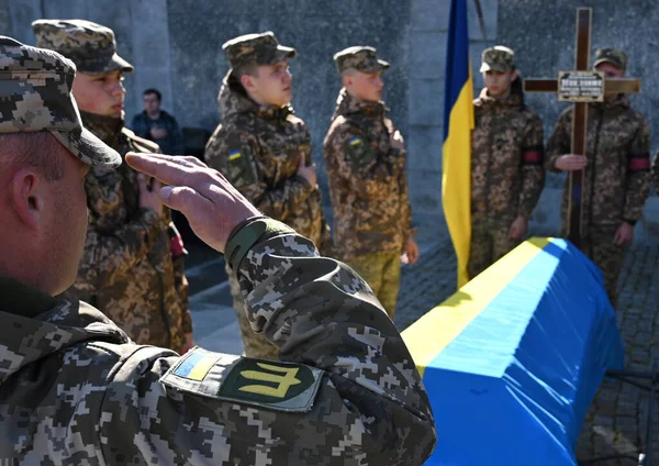 Lviv Ukraina Oktober 2022 Begravning Ukrainska Militärer Dödades Rysslands Invasion — Stockfoto