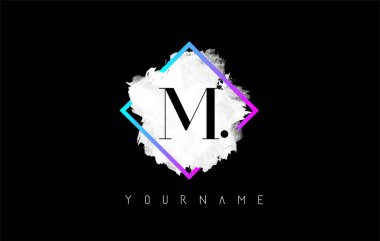 Beyaz Vuruşlu ve Gradyan Çerçeveli Mor M Harf Logosu Tasarımı.