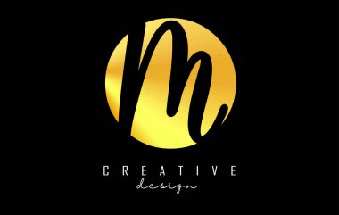 Minimalist tasarımlı Altın Harfler OM logosu. Geometrik ve el yazısı tipografili O ve M harfleri.