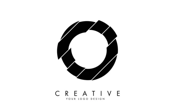 抽象的なスライス効果ロゴデザインのブラックレターO クリエイティブカット付き抽象ベクトルイラスト — ストックベクタ