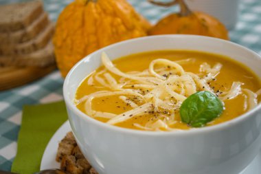 Balkabağı çorbası.