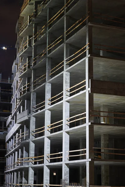 Gece Inşaat Alanı Şehirde Inşaat Var Çok Katlı Bina Ofis — Stok fotoğraf