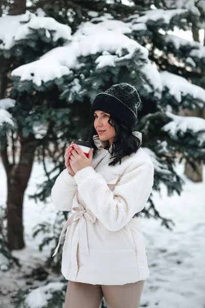 Beautiful Young Girl Warm Winter Clothes Cup Hot Coffee Her — Stock Photo, Image