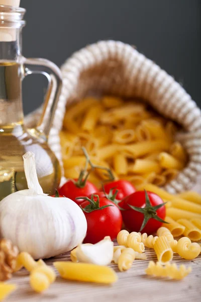 Italiaanse keuken specifieke ingrediënten — Stockfoto