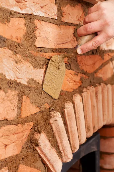 Bouw een metselwerk kachel - detail — Stockfoto