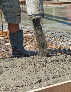 dökülen Beton inşaat sahasında - portre