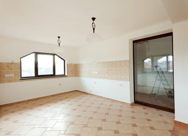 Cocina en una casa de nueva construcción — Foto de Stock