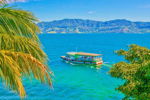 Boat on Lake Toba in Sumatra, Indonesia — Stockfoto