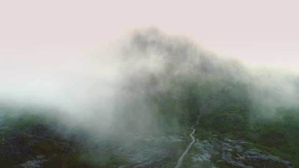 Panoramic Perspective Highlands Old Man Mountain Escocia Pico Nubes Cubrían — Vídeos de Stock