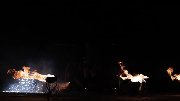 Fire Show Fata Întuneric Noapte Arată Trucuri Stick Uri Care — Videoclip de stoc
