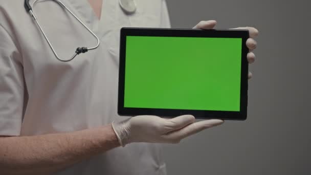 Main Médecin Robe Médicale Gants Tient Tablette Stéthoscope Autour Cou — Video