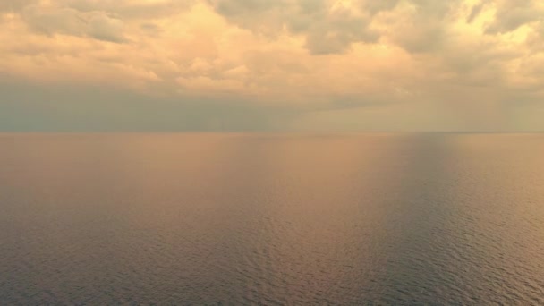 Calm Sky Sea Beautiful White Clouds Sea Sky Seem One — Vídeo de Stock