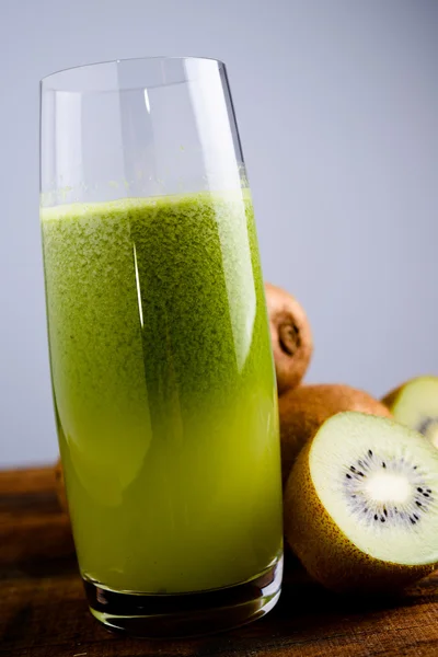 Green kiwi juice — Stock Photo, Image