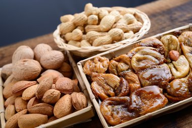 karışık kuru meyve