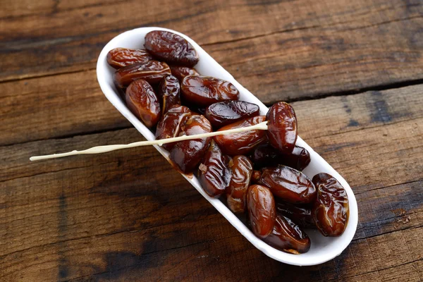 Dates basket — Stock Photo, Image