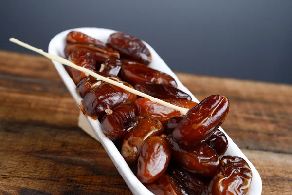 Dates basket — Stock Photo, Image