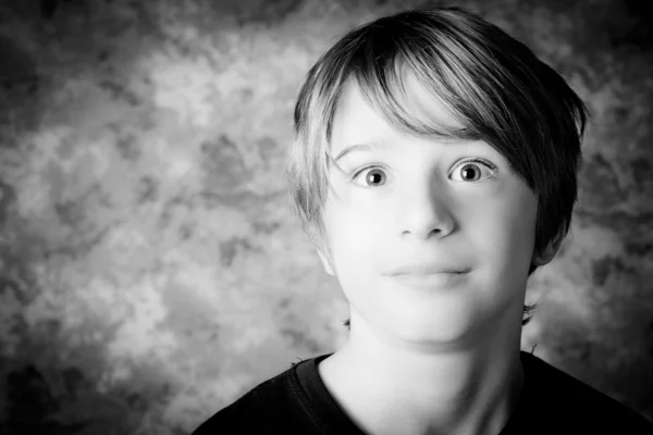 Sorprender a niño — Stok fotoğraf