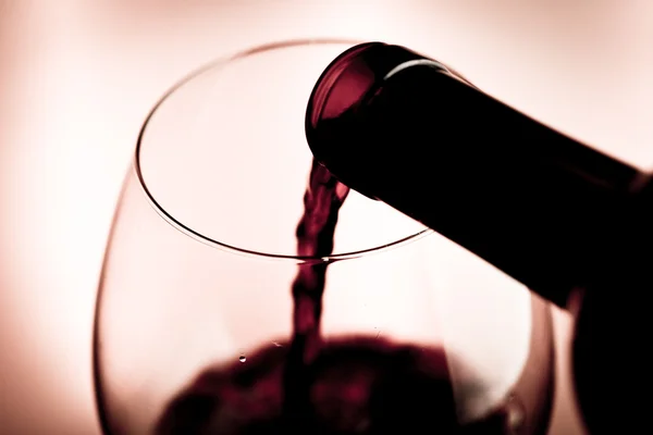 Дегустация красного вина — стоковое фото